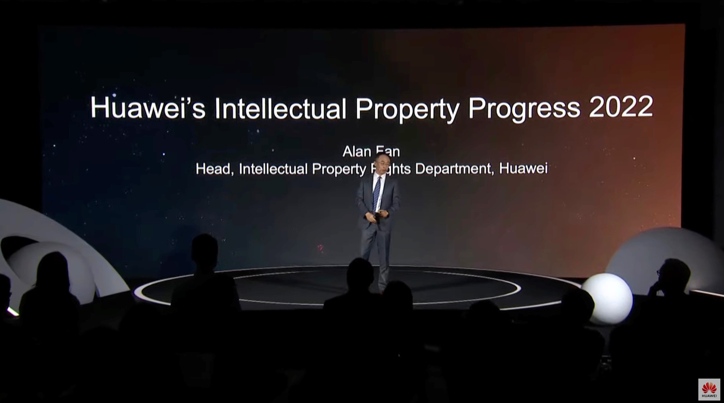 Ông Alan Fan tại diễn đàn Huawei công bố loạt phát minh mới cách mạng hóa AI, 5G và trải nghiệm người dùng