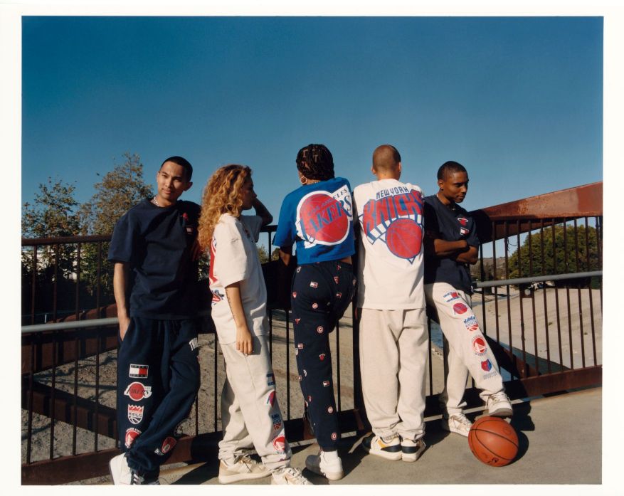 Tommy Hilfiger 3 Tommy Jeans hợp tác cùng NBA ra mắt bộ sưu tập mới đậm chất Mỹ