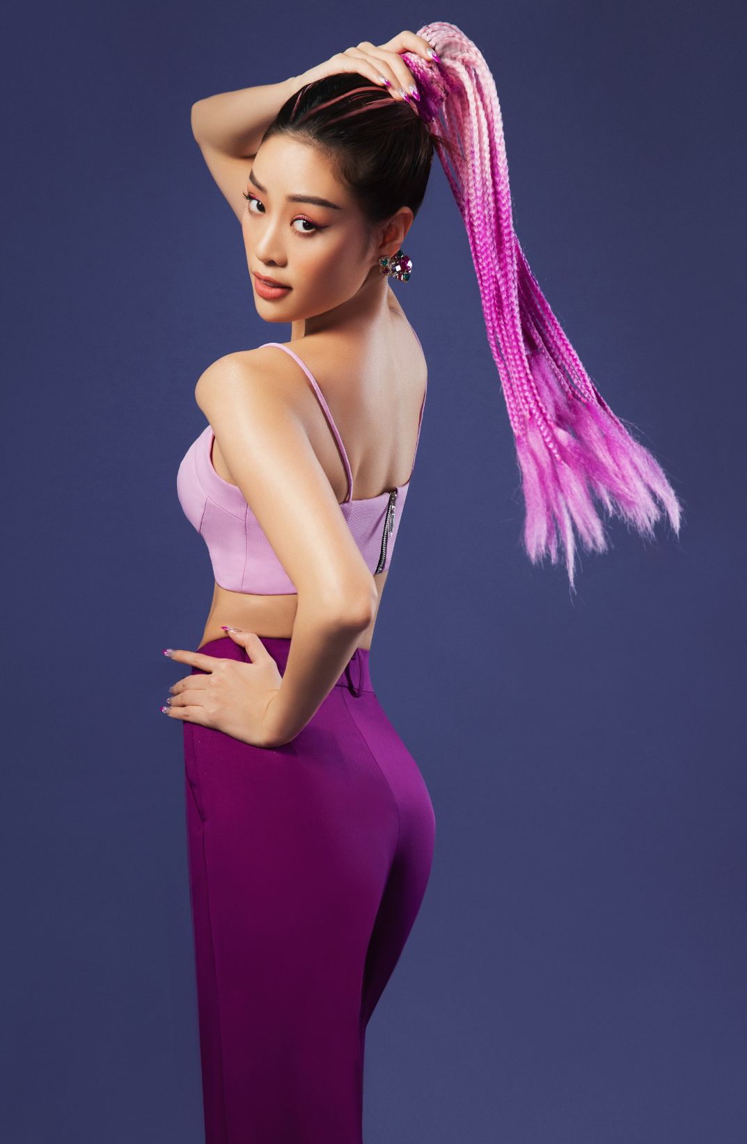 hoa hau khanh van 9 CEO   Hoa hậu Khánh Vân chào tháng 8 với sắc màu rực rỡ