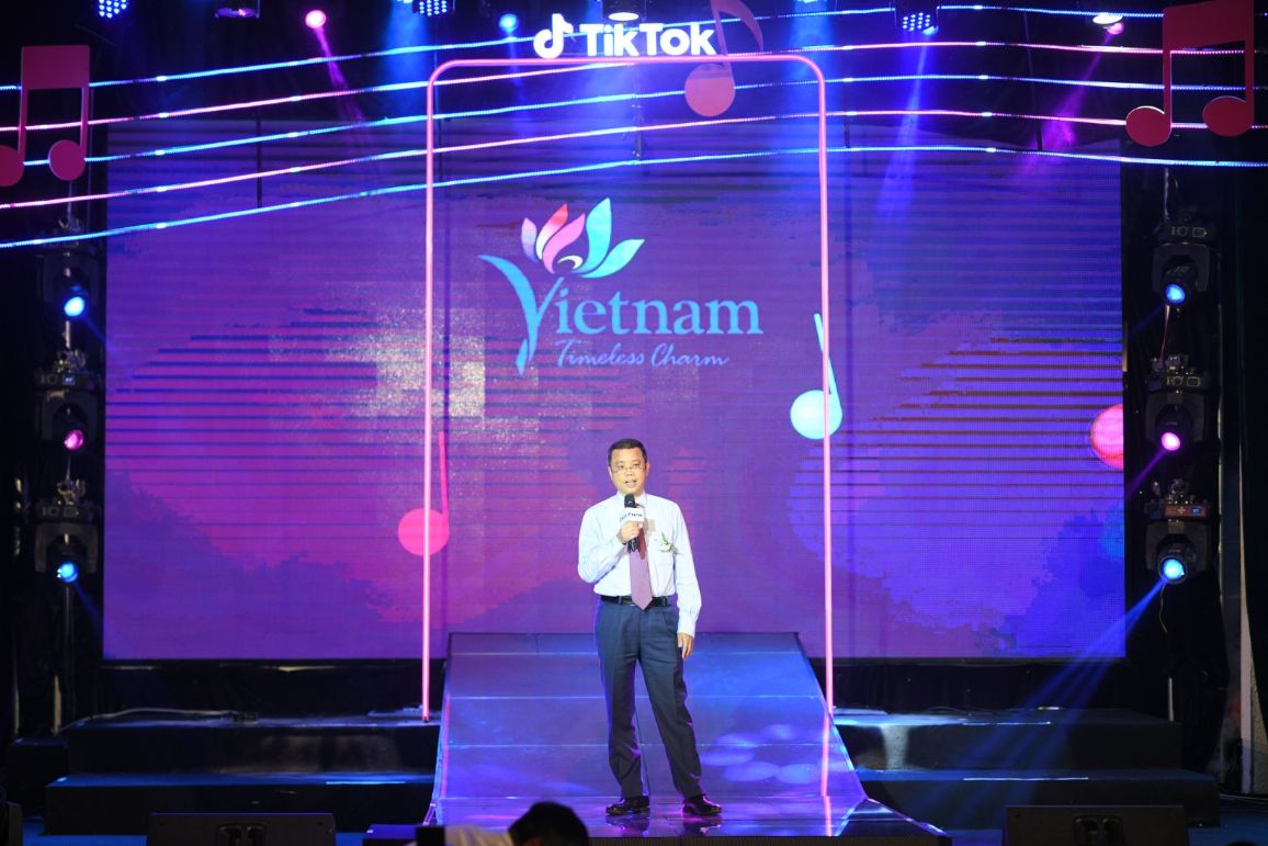Ông Nguyễn Lê Phúc 3 TikTok ra mắt #NganNgaVietNam   Quảng bá du lịch thông qua âm nhạc truyền thống