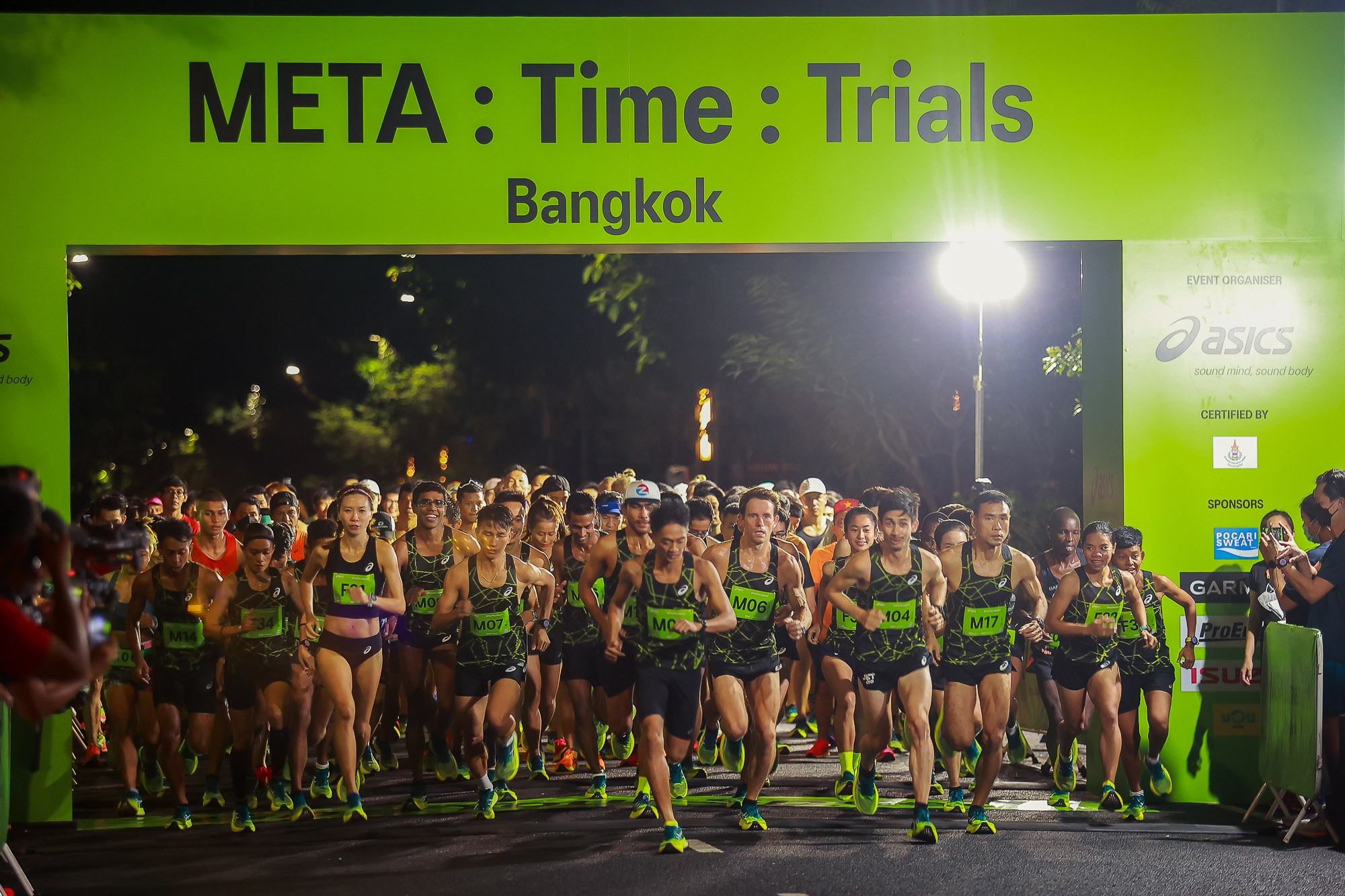 META Time Trials Bangkok Elite 02 Lâm Quang Nhật, Muhammad Ikbolasen và Tahira Najmunisaa Muhammad Zaid phá kỉ lục cá nhân tại Asics Meta : Time : Trials Bangkok