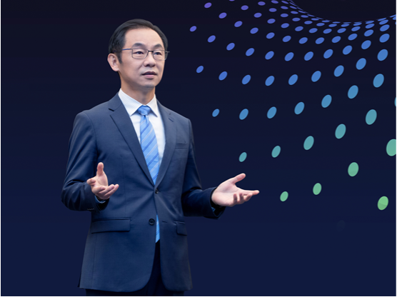 Ông Ryan Ding Chủ tịch Nhóm Kinh doanh Giải pháp Doanh nghiệp của Huawei Huawei ra mắt loạt giải pháp sáng tạo giúp tìm công nghệ phù hợp từng kịch bản số hóa