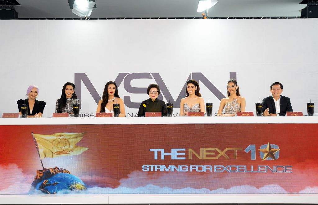 BGK Nóng bỏng phần thi bikini sơ khảo Hoa hậu Siêu Quốc gia Việt Nam 2022