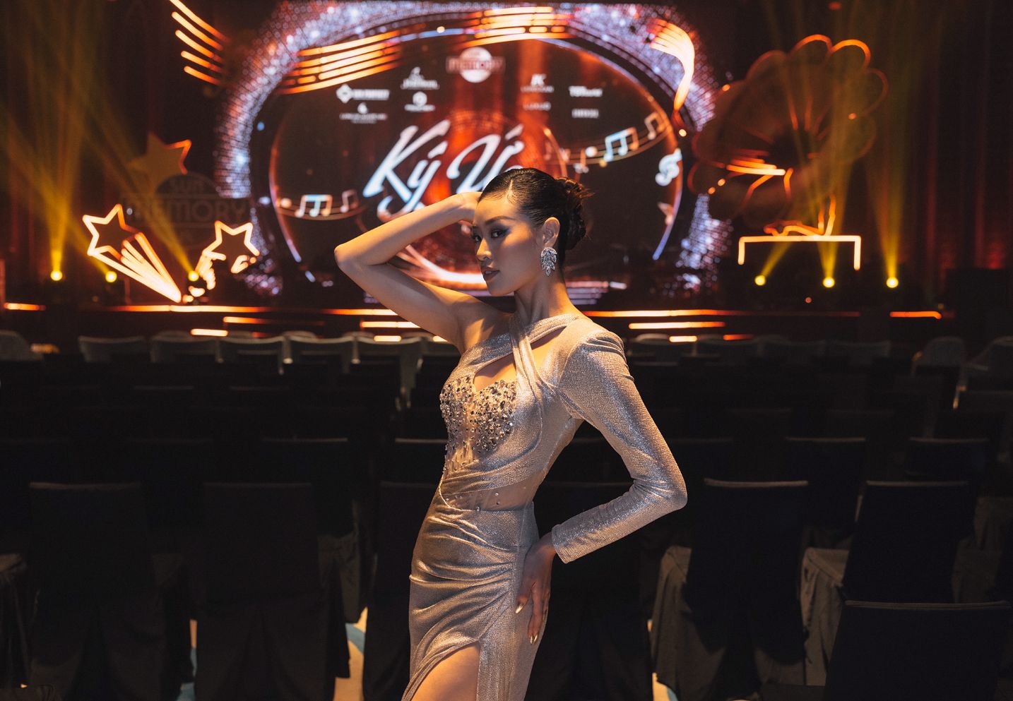 Hoa hau Khanh Van5 Hoa hậu Khánh Vân thử sức với vai trò Host chương trình âm nhạc 
