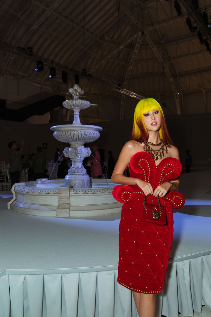 Moschino 2 Quỳnh Anh Shyn lọt top 10 influencers ảnh hưởng truyền thông tại Fashion Week