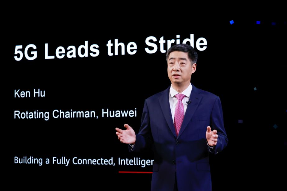 Ông Ken Hu Chủ tịch Luân phiên Huawei phát biểu tại MBBF 2022 2 Ông Ken Hu   Chủ tịch Luân phiên Huawei: 5G dẫn đầu tiến bộ của tương lai