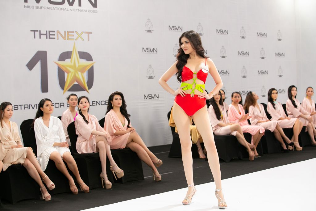 TS Nguyễn Thị Diễm Châu  Nóng bỏng phần thi bikini sơ khảo Hoa hậu Siêu Quốc gia Việt Nam 2022