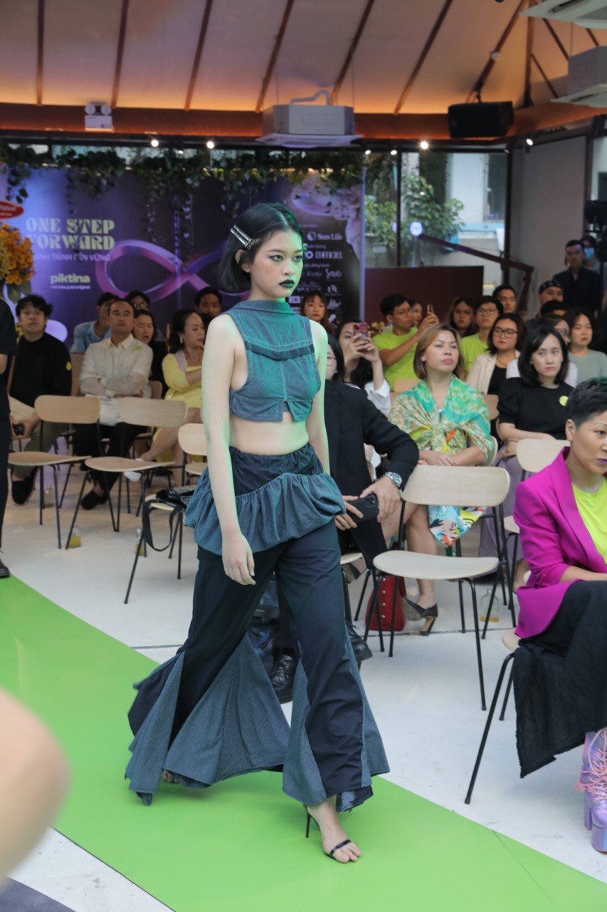Trình diễn sản phẩm đối tác thời trang bền vững 6 Ứng dụng Piktina   Tiên phong trong lĩnh vực thời trang second hand tại Việt Nam