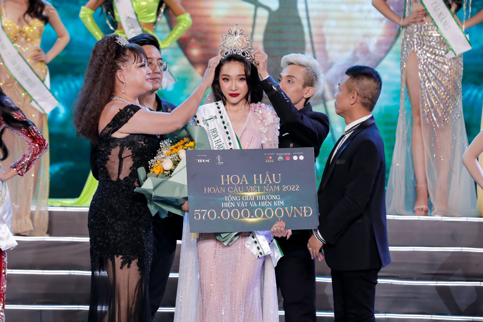 hoa hau hoan cau 2022 4 Người đẹp Đồng Nai Phạm Kim Ngân đăng quang Hoa hậu Hoàn cầu Việt Nam 2022