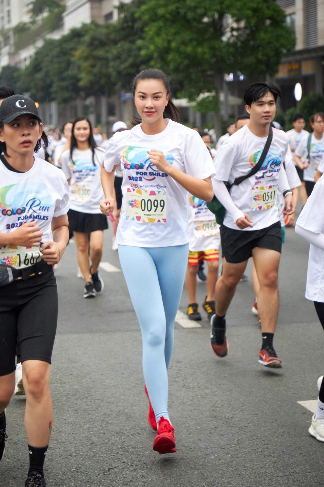  Á hậu Kim Duyên tham gia giải chạy từ thiện, hỗ trợ bệnh nhi hở môi, hàm ếch