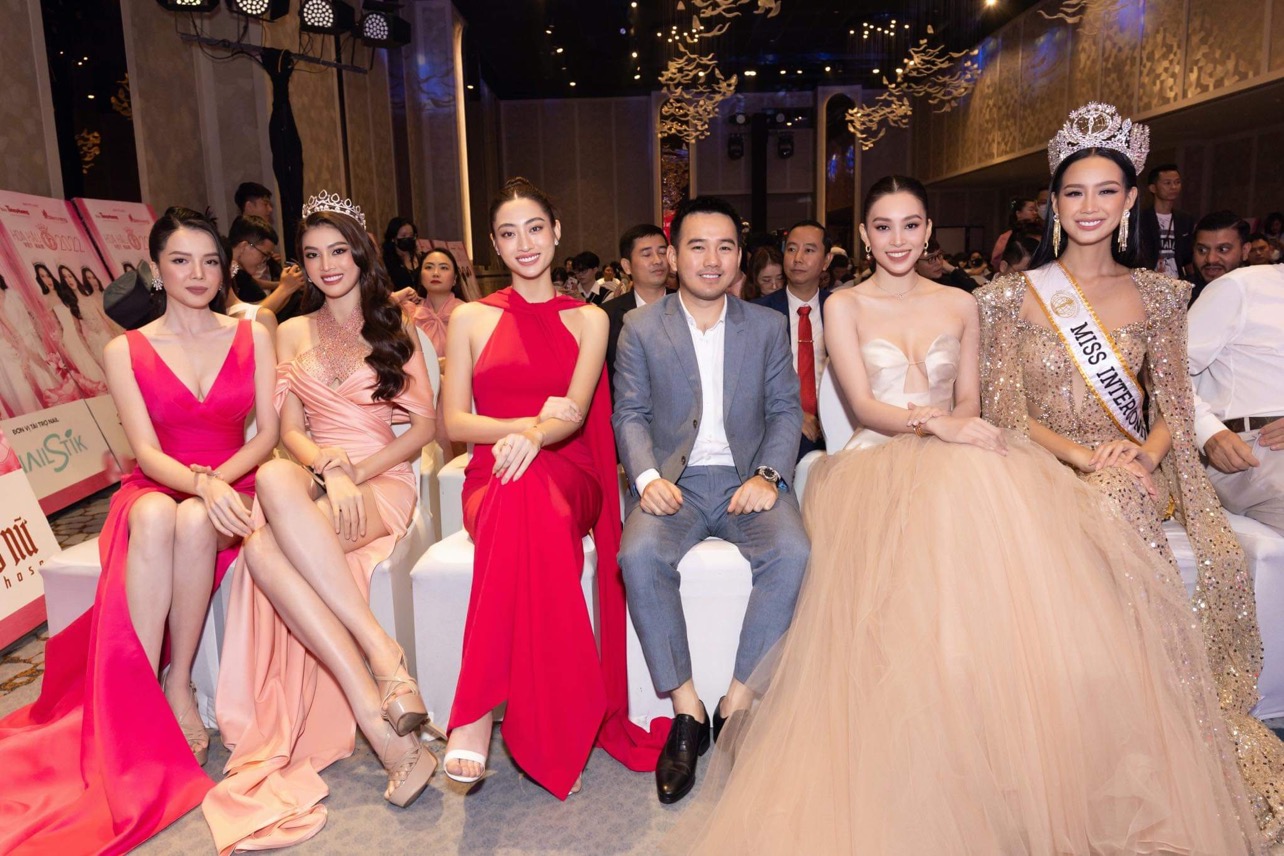  Đỗ Hà: “Cô gái kế nhiệm Hoa hậu Việt Nam phải chịu được sức nặng của vương miện 