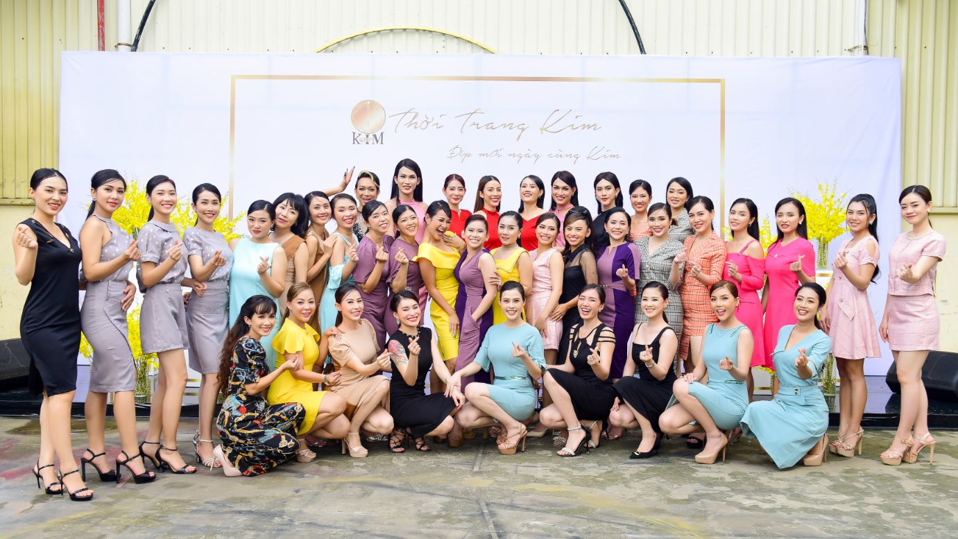 Dàn 40 người mẫu Ra mắt thương hiệu Thời Trang Kim   Thiết kế mang đậm nét Việt