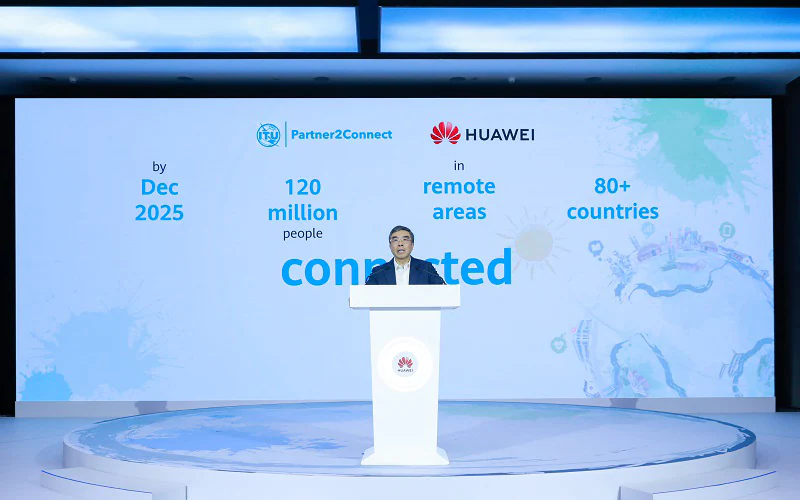 Hình ảnh ông Liang Hua Chủ tịch Tập đoàn Huawei Huawei ký cam kết hỗ trợ 120 triệu người vùng sâu vùng xa kết nối với thế giới kỹ thuật số