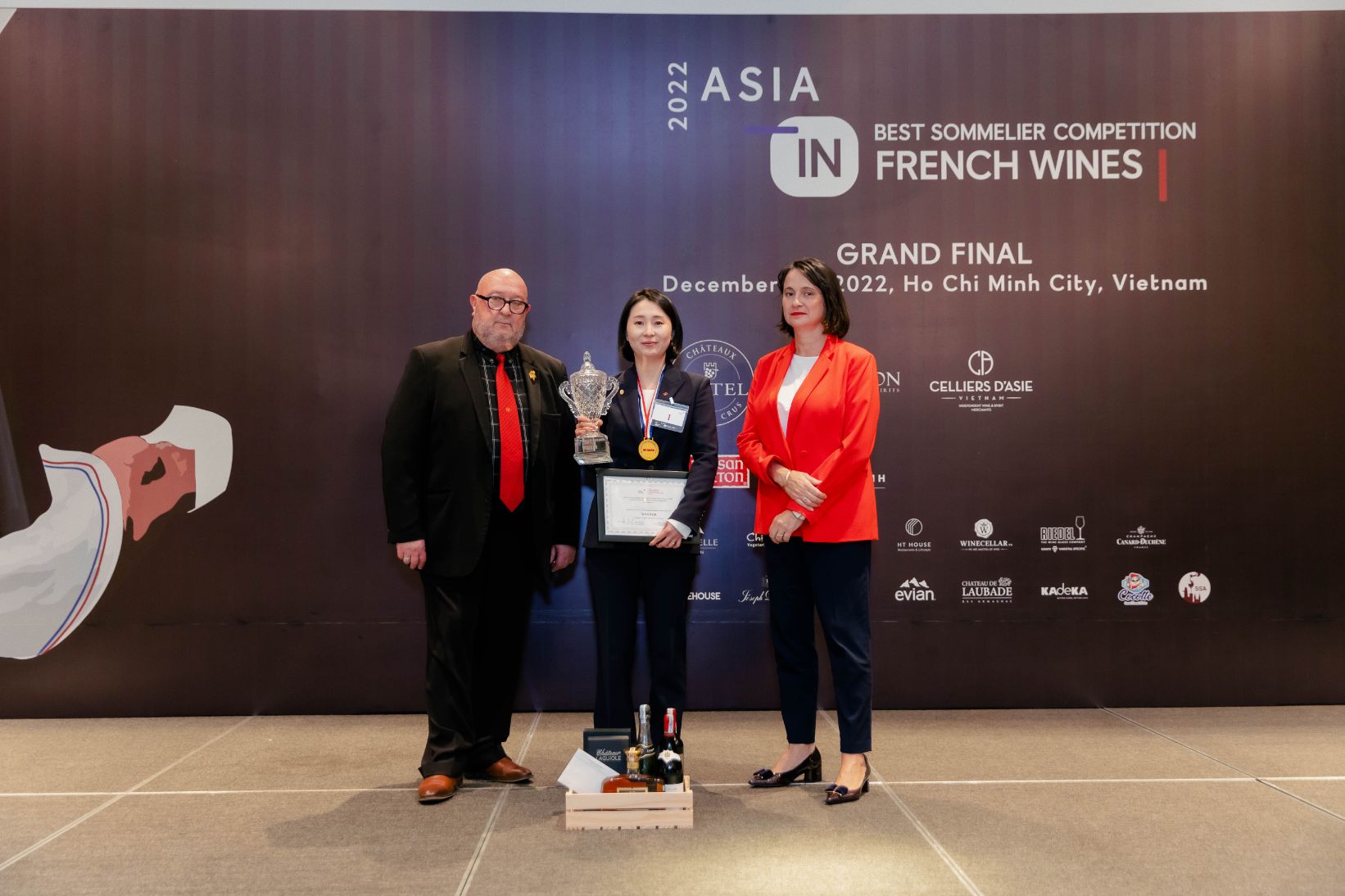 Asia Best Sommelier in French Wines 2 Thí sinh đến từ Hàn Quốc giành quán quân Asia Best Sommelier in French Wines
