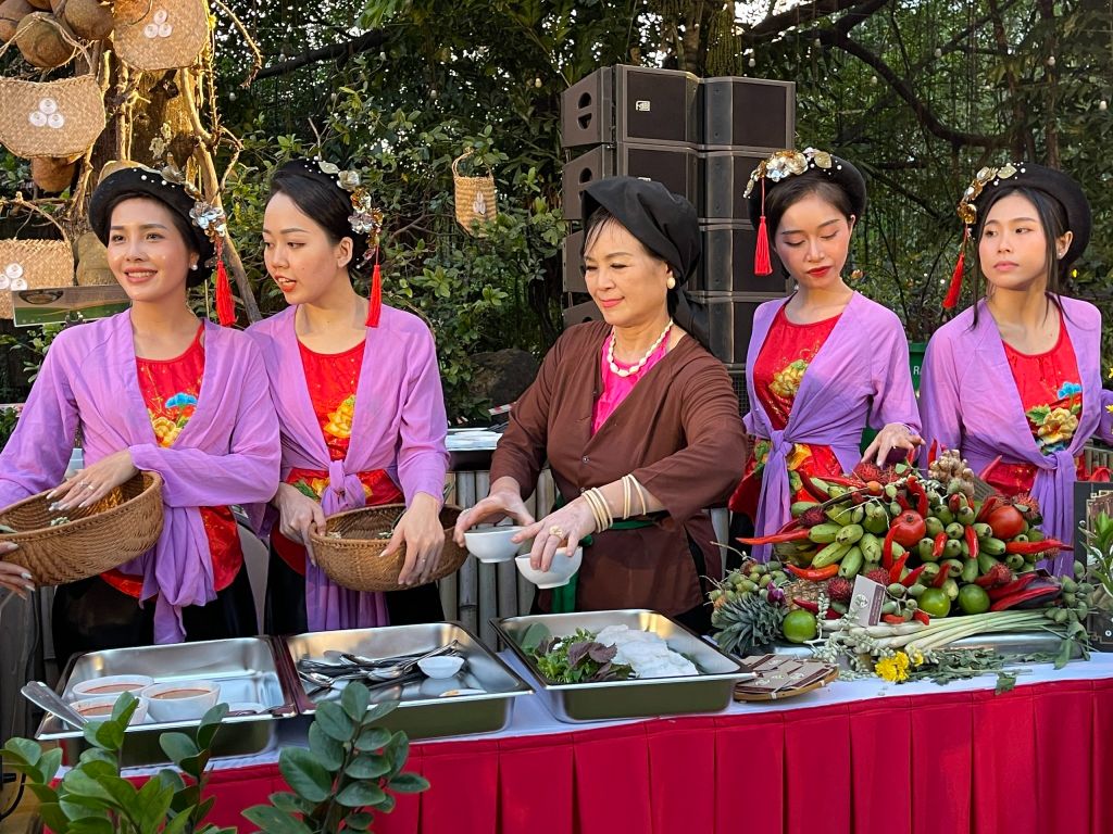 Hành trình tìm kiếm giá trị Văn hóa Ẩm thực Việt Nam 1 Công bố hành trình tìm kiếm 1.000 món ẩm thực tiêu biểu của Việt Nam
