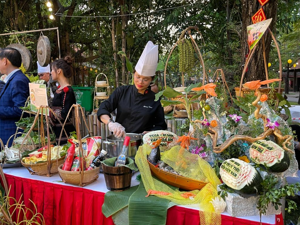 Hành trình tìm kiếm giá trị Văn hóa Ẩm thực Việt Nam 5 Công bố hành trình tìm kiếm 1.000 món ẩm thực tiêu biểu của Việt Nam