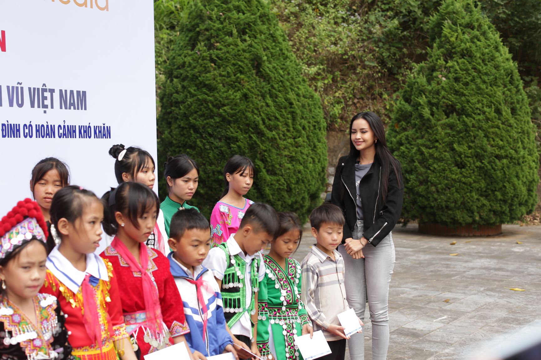 Miss Universe 2022 5 1 Ngọc Châu gây quỹ thành công, hỗ trợ chi phí chữa trị cho trẻ em dị tật bẩm sinh