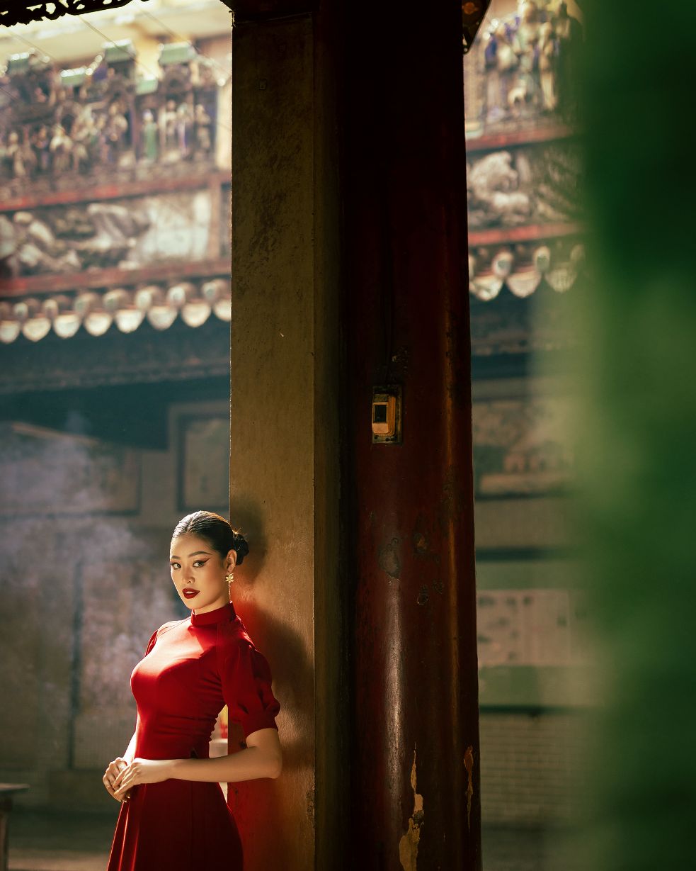Hoa hau Khanh Van Tet Quy Mao 202313 Hoa hậu Khánh Vân duyên dáng áo dài, tâm sự cuối năm trong bộ ảnh Tết