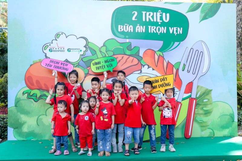 Trẻ em mái ấm hào hứng tham gia các hoạt động kỷ niệm 2 triệu Bữa Ăn Trọn Vẹn Bữa Ăn Trọn Vẹn của GREENFEED chạm mốc 2 triệu bữa ăn được gửi trao
