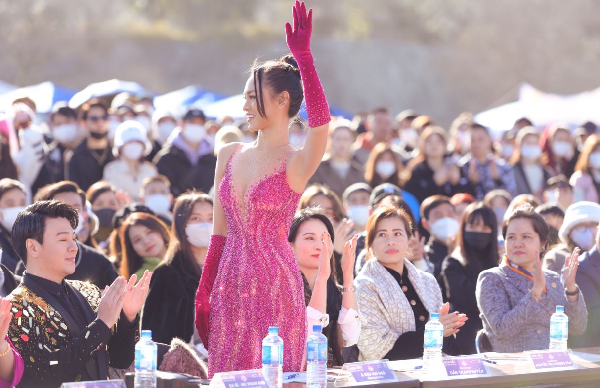 mai ngo 4 Mai Ngô sang Nhật làm giám khảo chấm thi hoa hậu