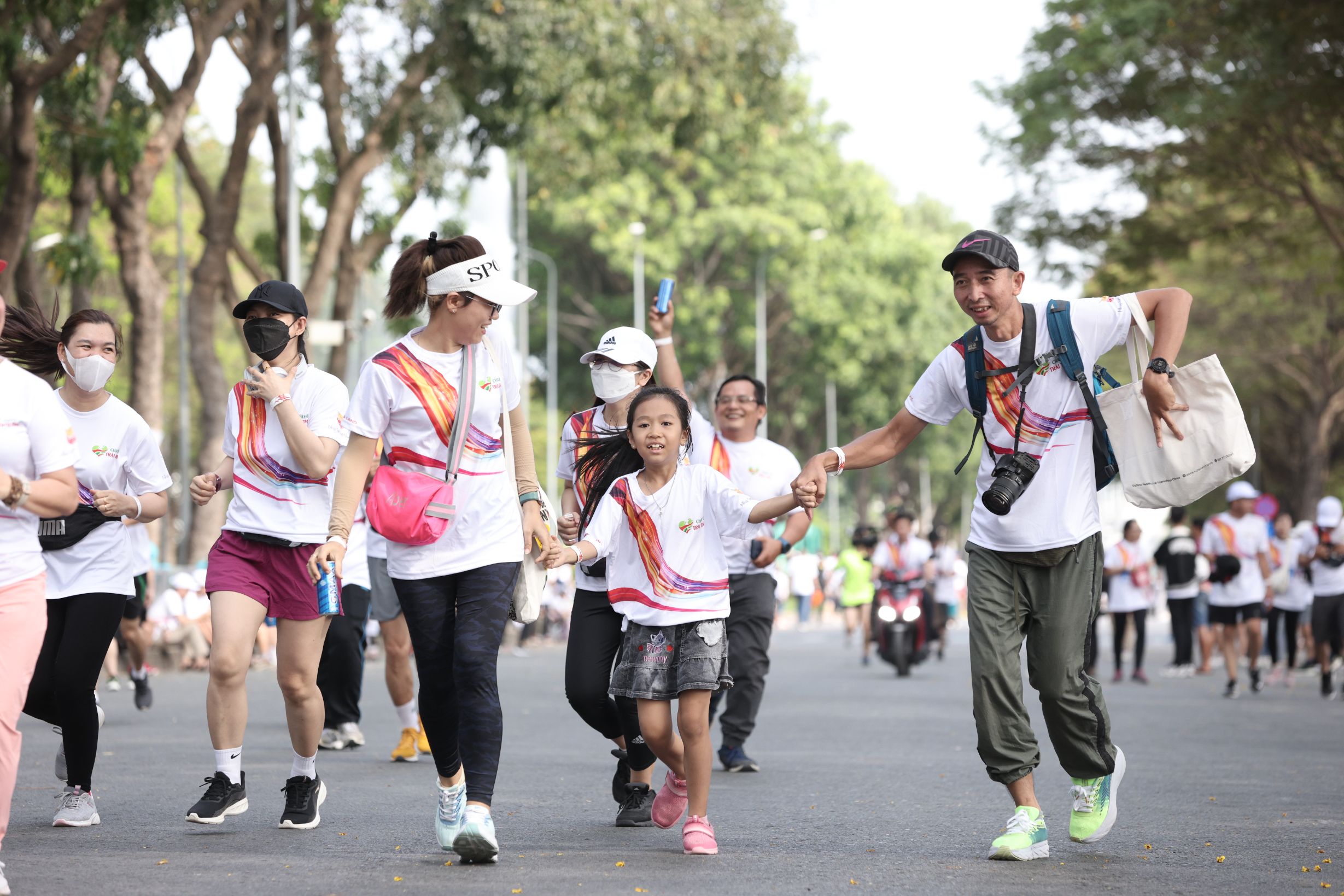 Cuộc chạy thu hút rất nhiều gia đình cùng nhau tham gia 1 Chạy Vì Trái Tim 2023 vận động được hơn 5 tỷ đồng giúp đỡ bệnh nhân tim bẩm sinh