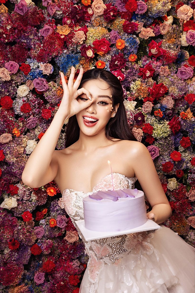 Hoa hau Khanh Van Mung sinh nhat tuoi 2812 Hoa hậu Khánh Vân hoá thân thành nữ hoàng hoa, mừng sinh nhật tuổi 28