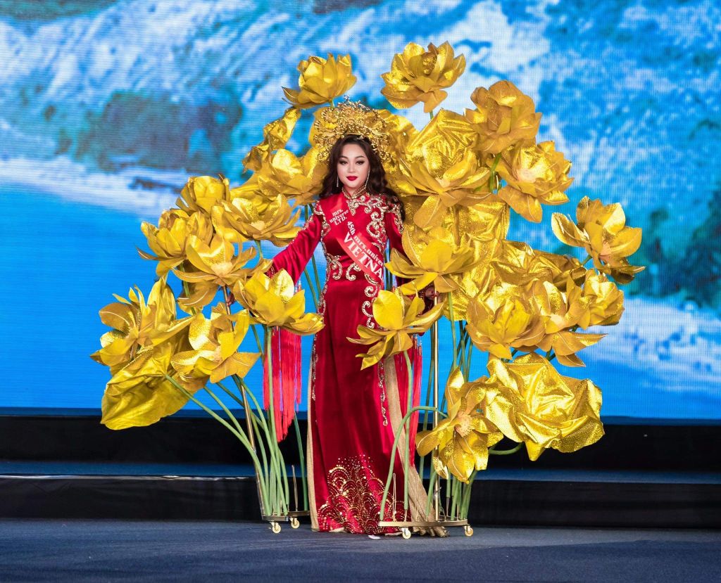 Hoa hậu Hoàng Thanh Nga 4 Hoàng Thanh Nga xuất sắc đoạt giải Á hậu 1 Mrs Universe 2022 tại Sofia