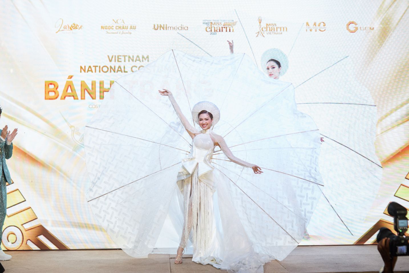 MISSCHARMVIETNAM SENDOFF 13 Thanh Thanh Huyền mang Bánh tráng đến Miss Charm 2023