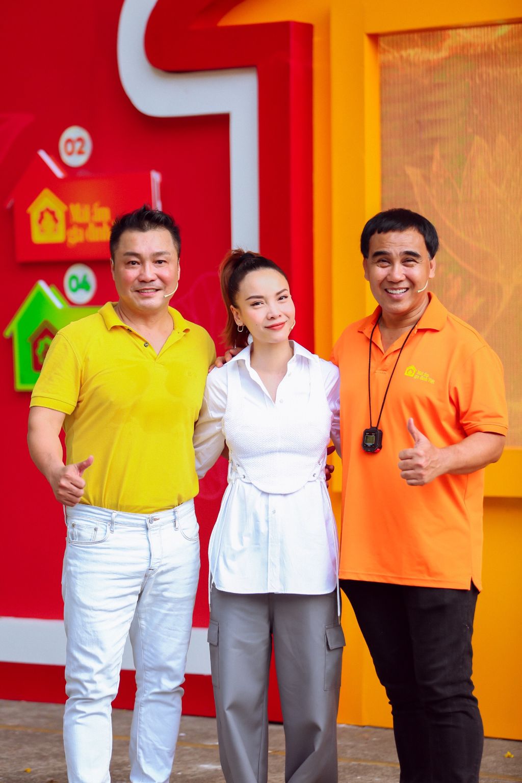 Mái ấm gia đình Việt 2 MC Quyền Linh từng đóng vai quần chúng khi diễn cùng Lý Hùng