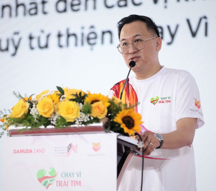 Ông Angus Liew Chủ tịch HĐTV Gamuda Land Việt Nam phát biểu tại sự kiện Chạy Vì Trái Tim 2023 vận động được hơn 5 tỷ đồng giúp đỡ bệnh nhân tim bẩm sinh
