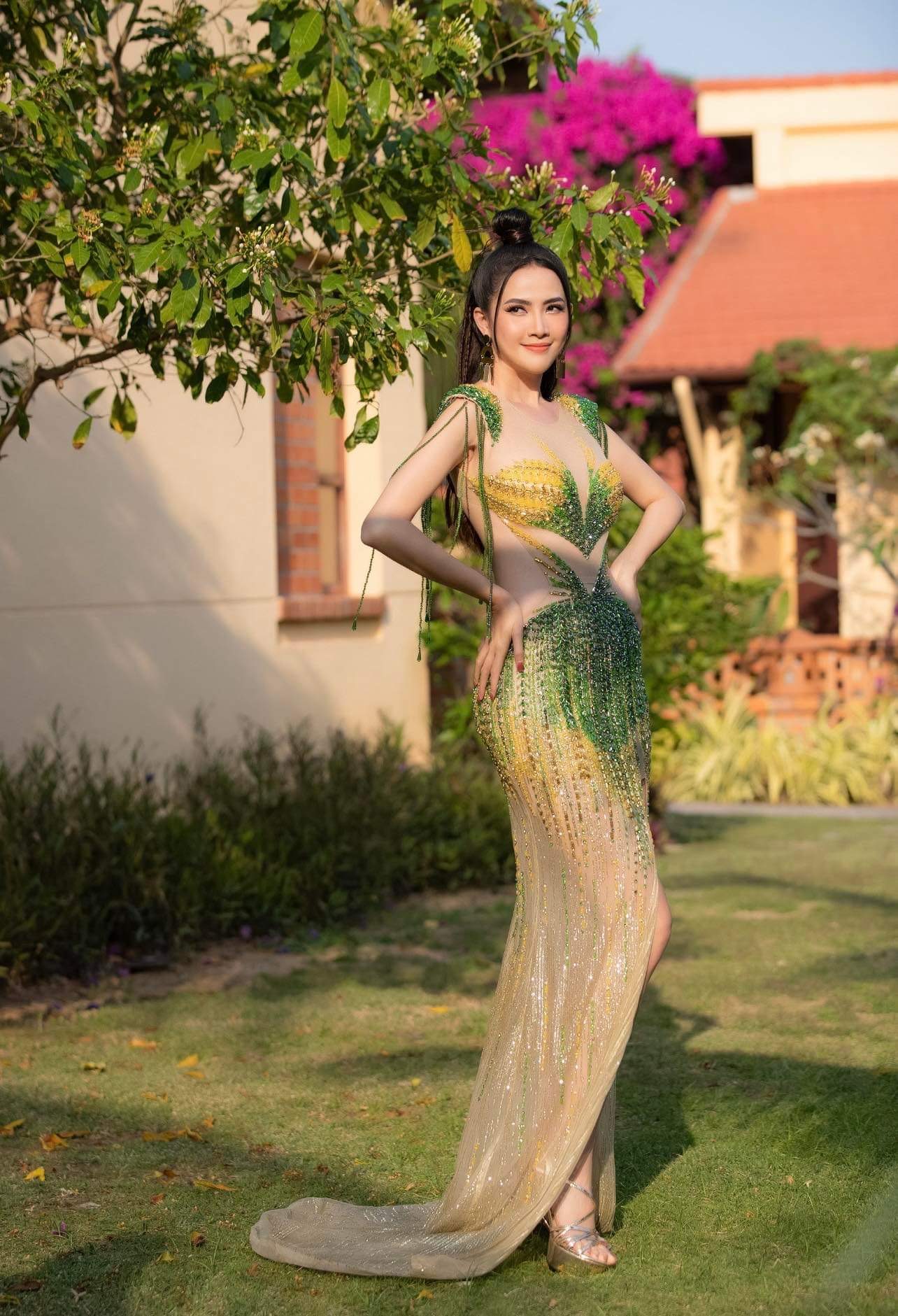  Hoa hậu Phan Thị Mơ: “Tôi còn rất yêu nghề
