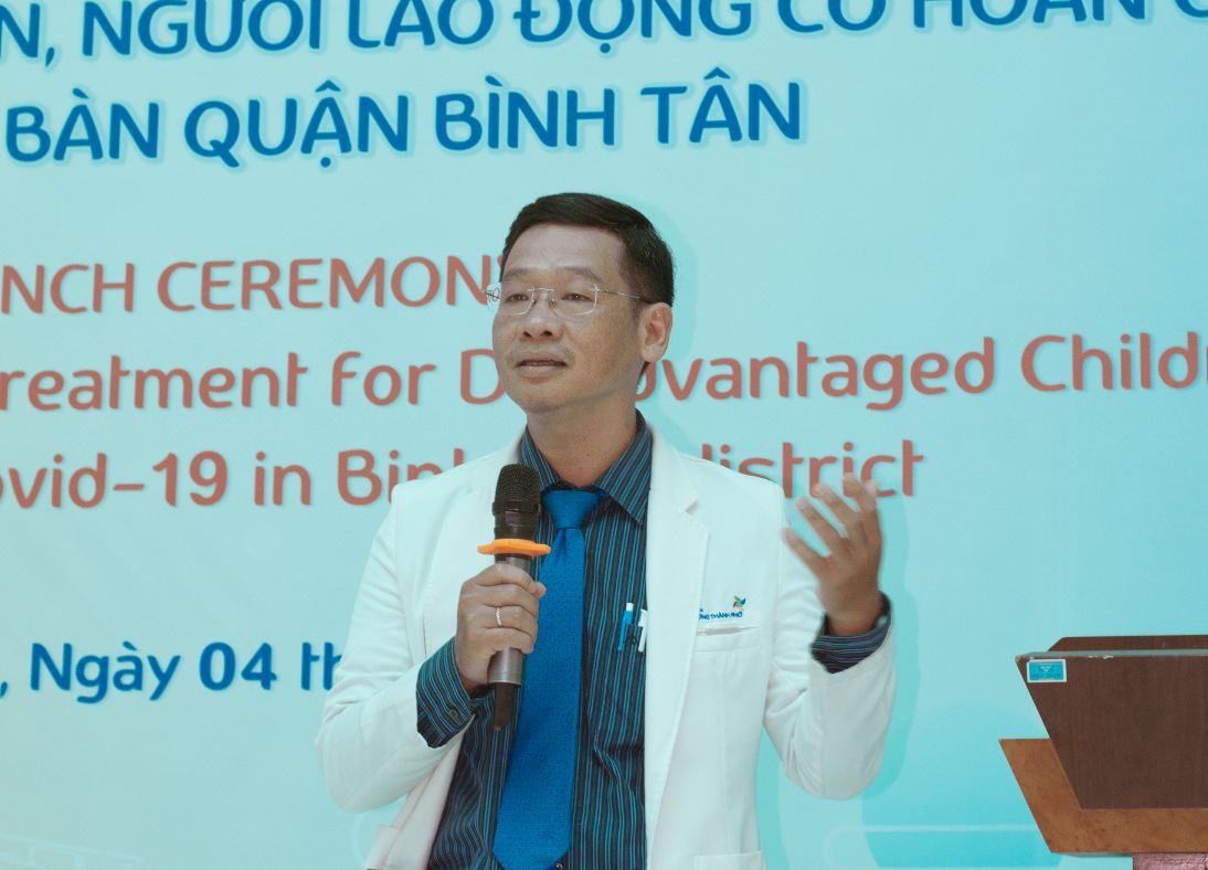 BS. CKII Nguyễn Trần Nam Phó Giám đốc Bệnh viện Nhi Đồng Thành Phố phát biểu tại Lễ Khai mạc Thăm khám miễn phí cho 1.000 trẻ em khó khăn bị ảnh hưởng bởi Covid 19