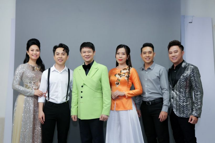 GIAM KHAO THI SINH Ca sĩ Thùy Trang: “Hát nhạc trẻ có thể sáng tạo theo “modern” nhưng hát bolero phải rõ lời”
