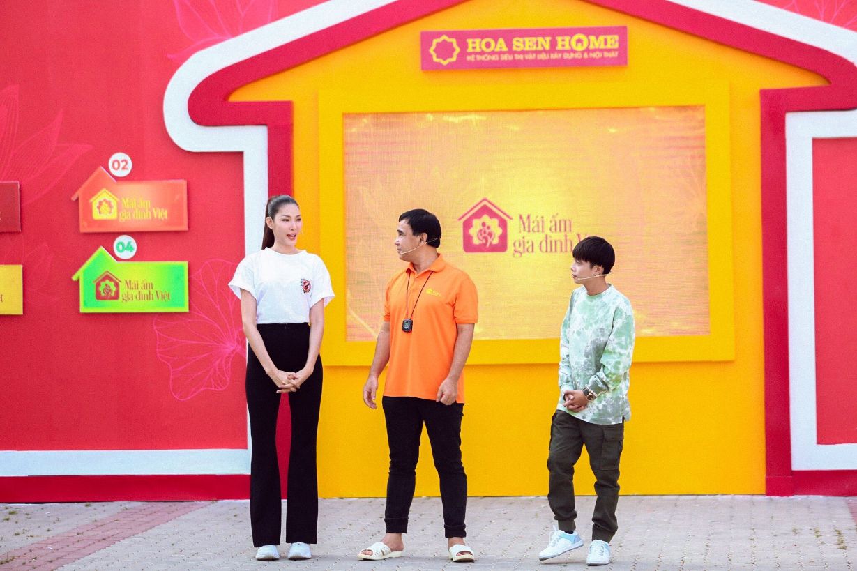 Mái ấm gia đình Việt 1 MC Quyền Linh tiết lộ sẽ nhờ Hoàng Thùy dạy catwalk cho hai con gái