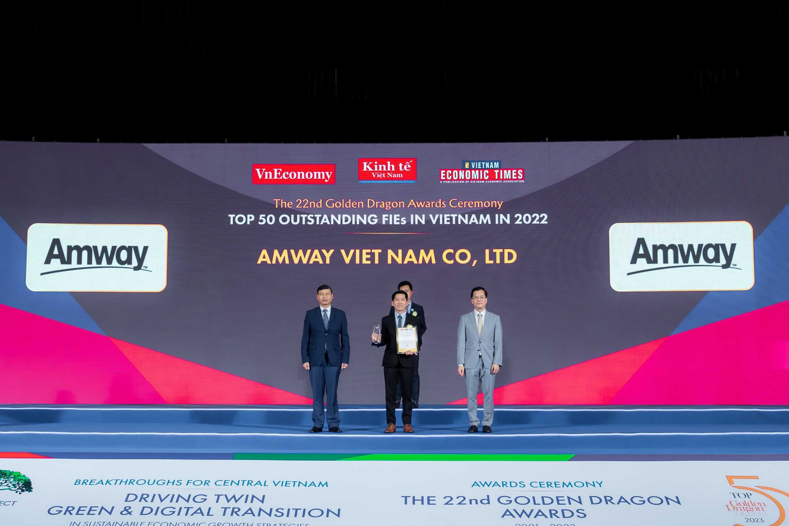 giải thưởng Rồng Vàng 2023 1 Amway Việt Nam được vinh danh là doanh nghiệp FDI tiên phong trong lĩnh vực chuyển đổi số