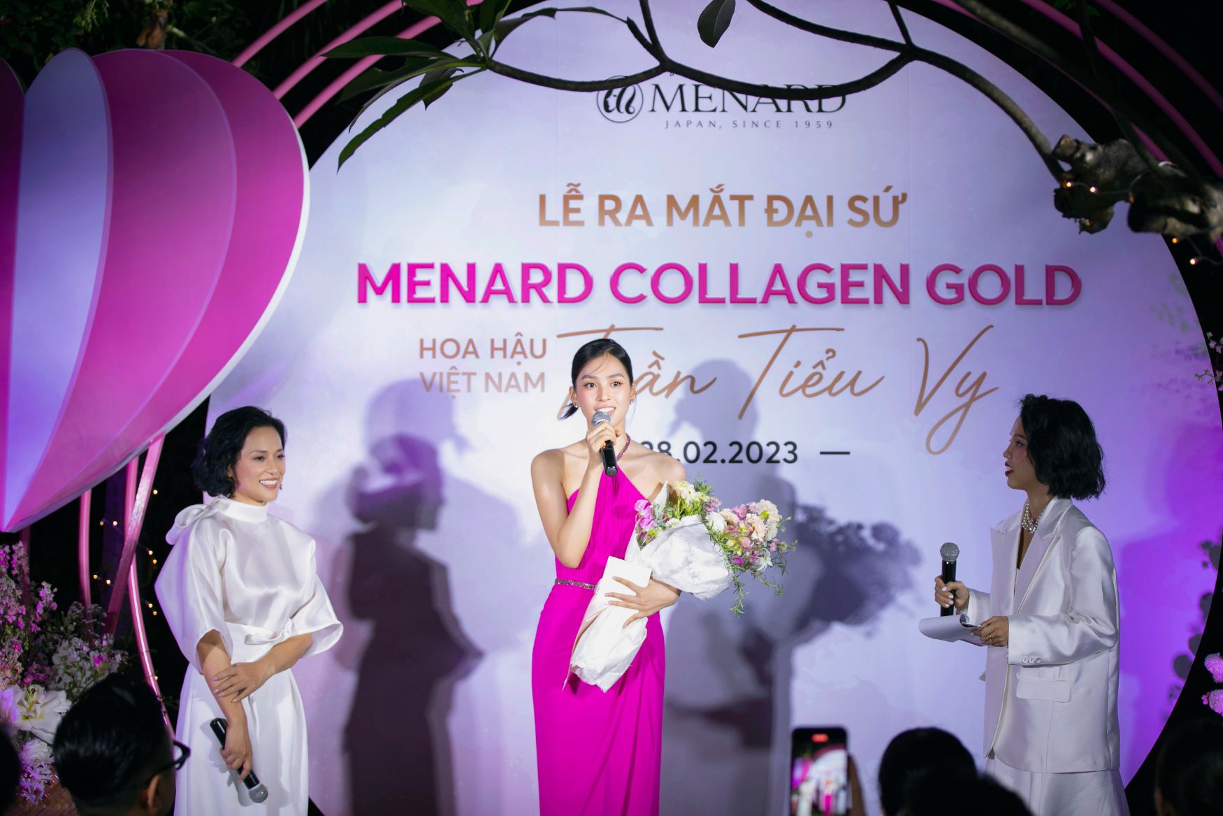 tiểu vy menard 1 Hoa hậu Tiểu Vy trở thành Đại sứ của sản phẩm cao cấp Menard Collagen Gold