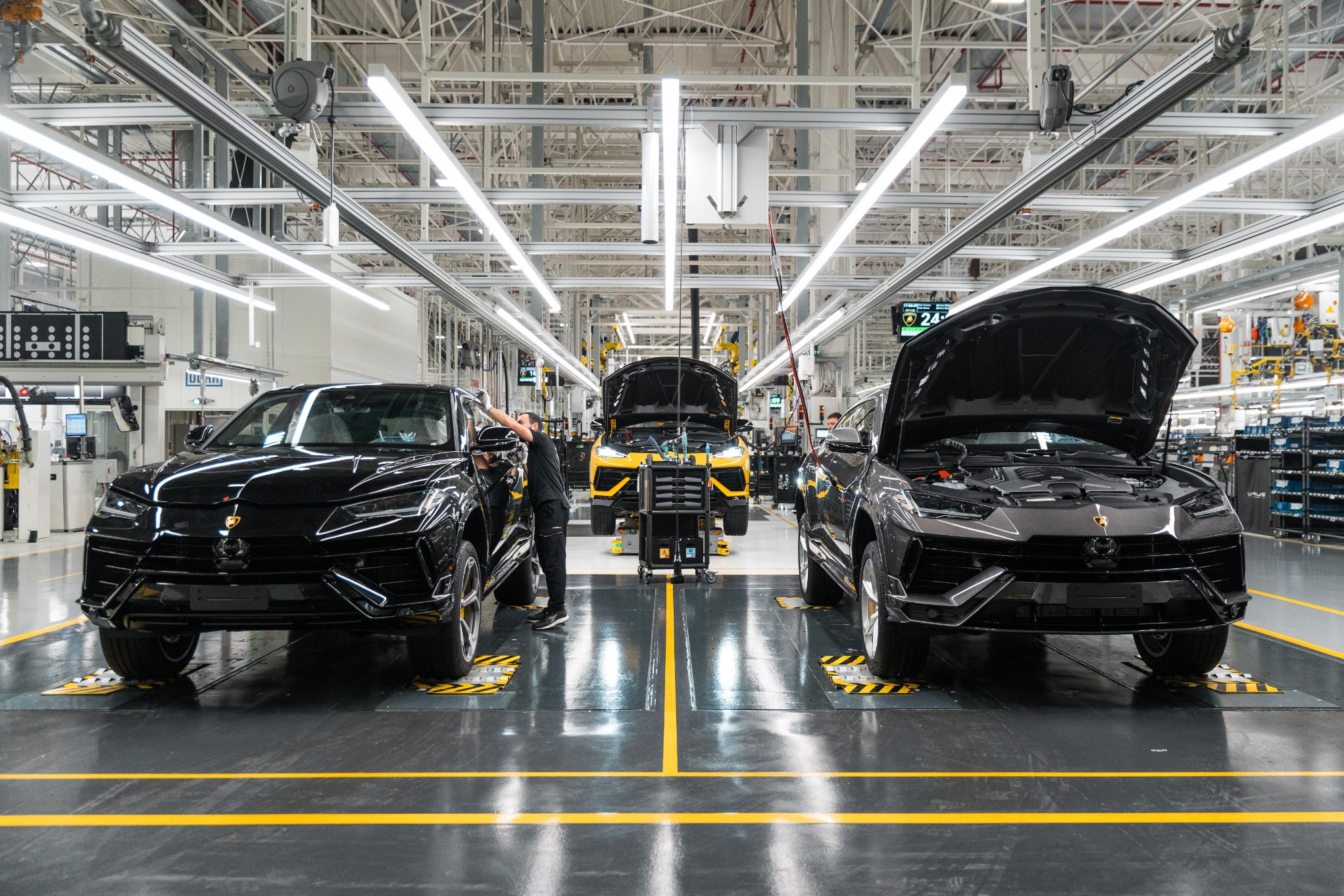 Urus Production 4 Automobili Lamborghini   Hành trình 60 năm phát triển của nhà máy và những tên tuổi siêu xe 