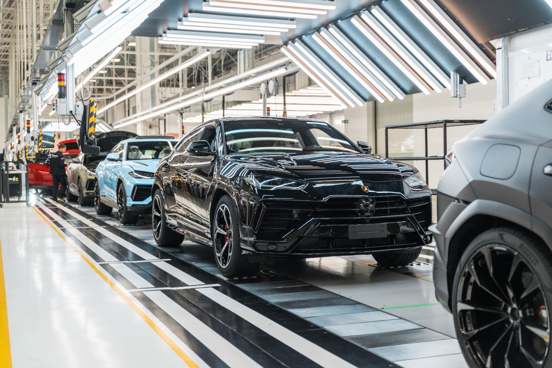 Urus Production 5 Automobili Lamborghini   Hành trình 60 năm phát triển của nhà máy và những tên tuổi siêu xe 