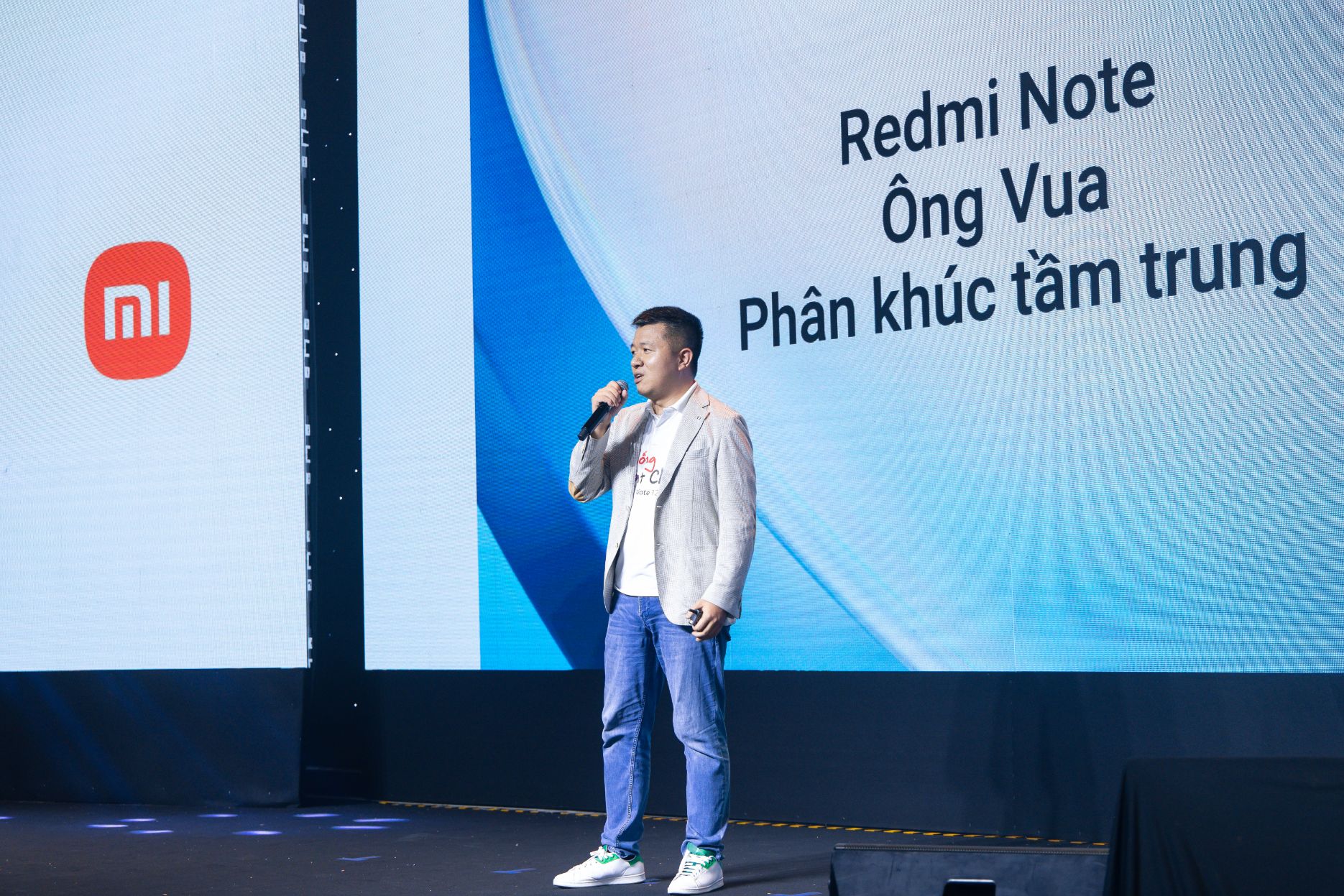 Xiaomi 3 Xiaomi ra mắt dòng Redmi Note 12, cùng MONO truyền cảm hứng Sống Bật Chất 