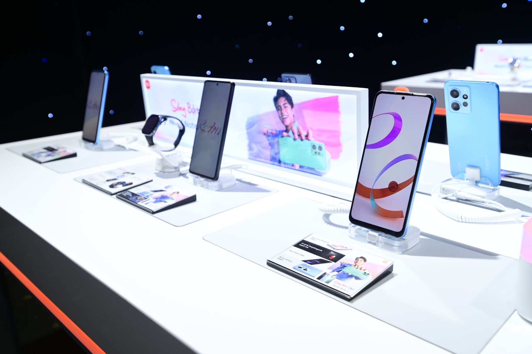 Xiaomi 6 Xiaomi ra mắt dòng Redmi Note 12, cùng MONO truyền cảm hứng Sống Bật Chất 