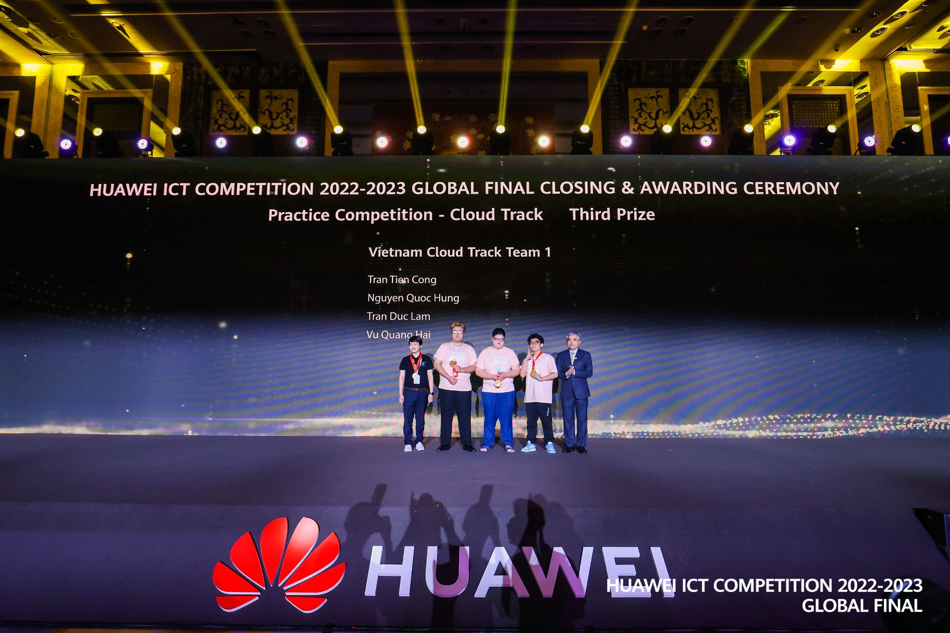 Huawei ICT Competition TCBC 1 Sinh viên Việt Nam giành giải Ba chung kết toàn cầu Huawei ICT Competition 2022 2023