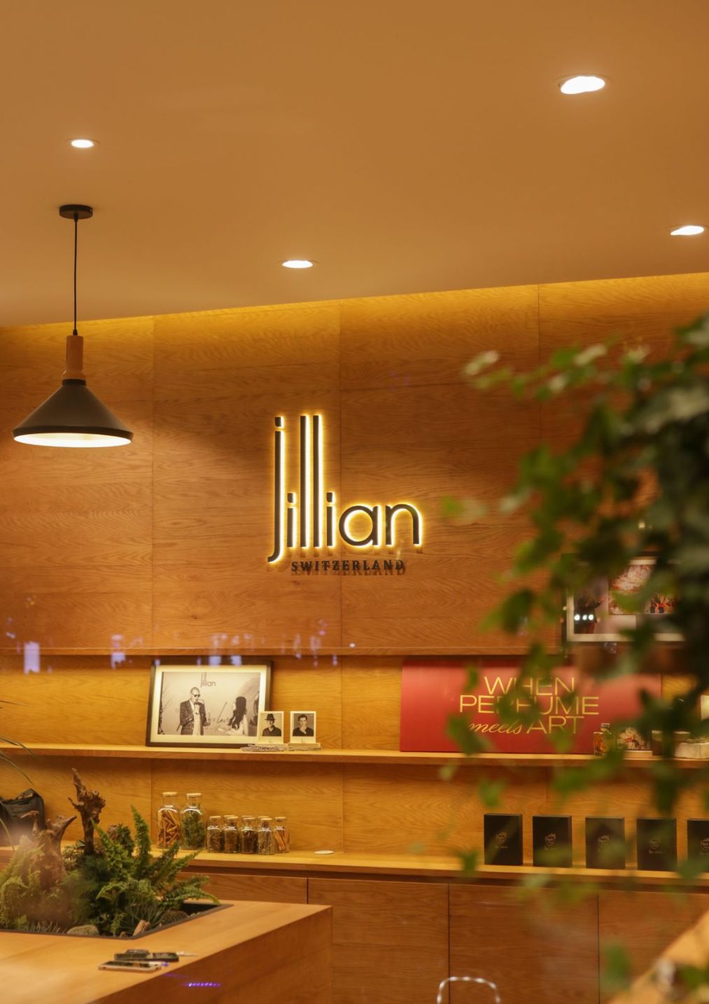 Jillian Switzerland nước hoa Thụy Sĩ Jillian Flagship Store Hanoi 1 Jillian Switzerland khai trương flagship store đậm chất Thụy Sĩ tại Hà Nội