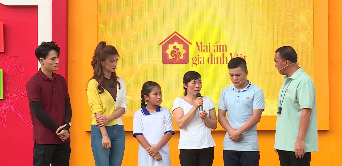 Mái ấm gia đình Việt 1 MC Quyền Linh khâm phục người phụ nữ nghèo vượt khó nuôi con học thành tài