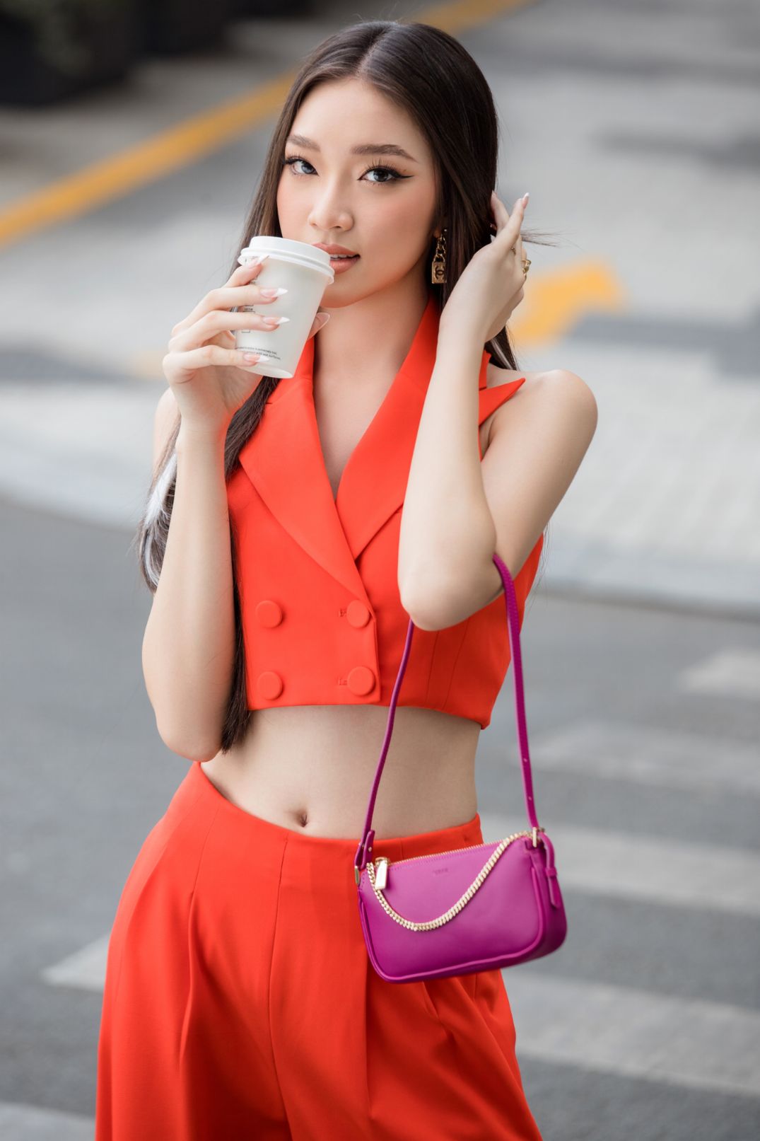 ảnh street style 1 Hoa hậu Phạm Kim Ngân chất lừ với bộ ảnh street style cá tính