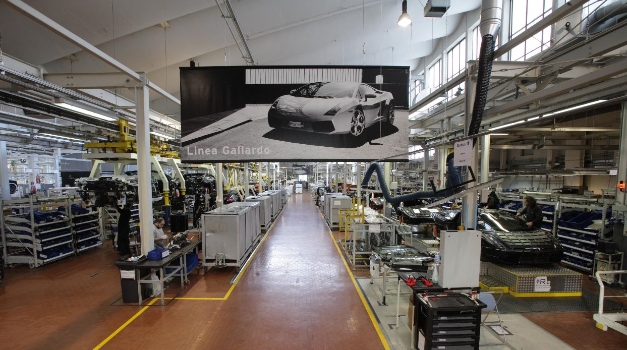 Gallardo LP 520 4 Coupé production line 2 20 năm lịch sử của Lamborghini Gallardo (2003 – 2023) 