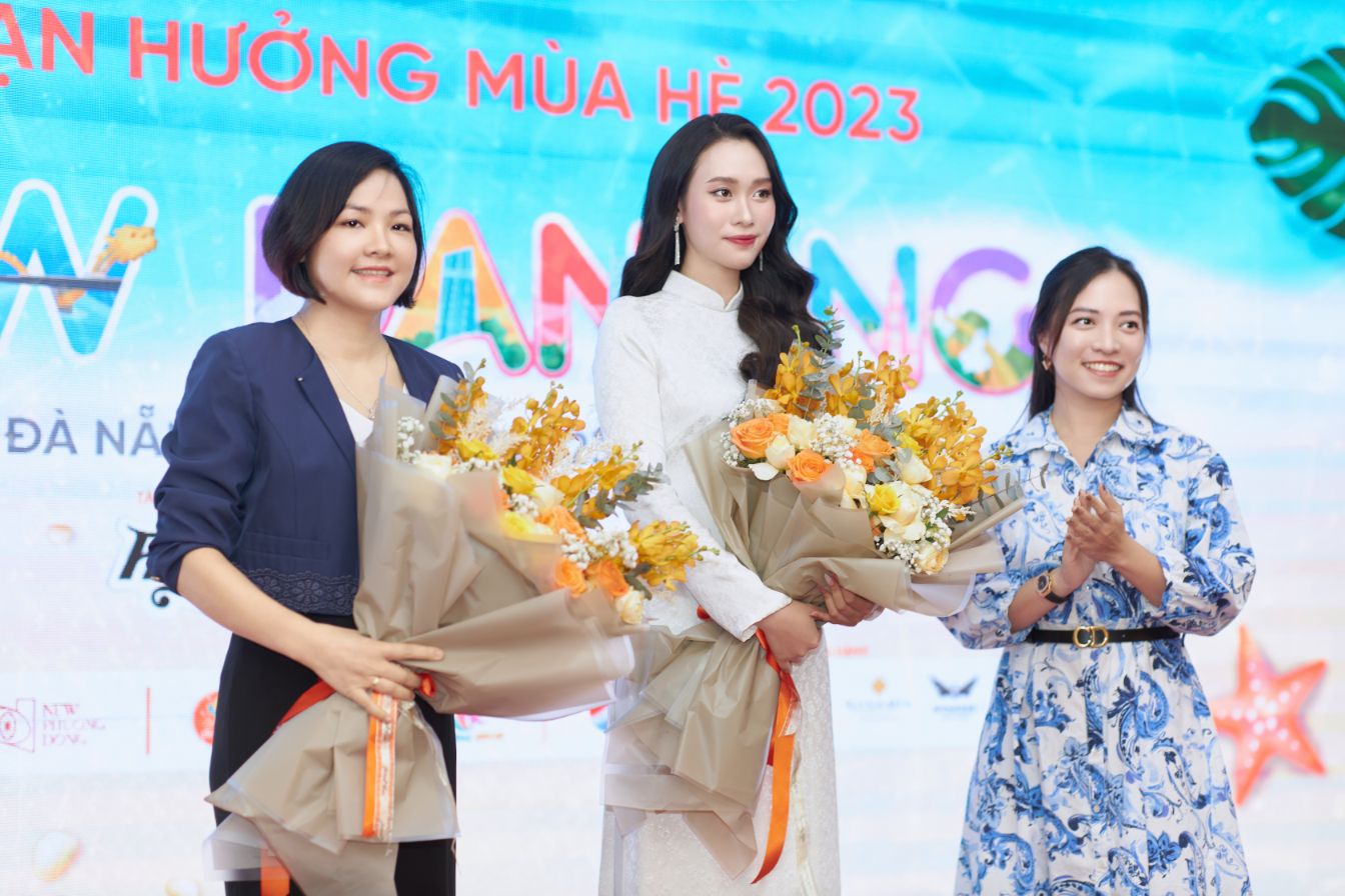Lễ hội tận hưởng mùa hè Đà Nẵng 2023 – Wow Đà Nẵng 2 Hoa hậu Ban Mai thanh lịch áo dài gấm, làm đại sứ lễ hội tại Đà Nẵng
