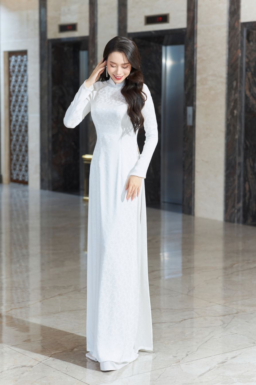 Lễ hội tận hưởng mùa hè Đà Nẵng 2023 – Wow Đà Nẵng 5 Hoa hậu Ban Mai thanh lịch áo dài gấm, làm đại sứ lễ hội tại Đà Nẵng