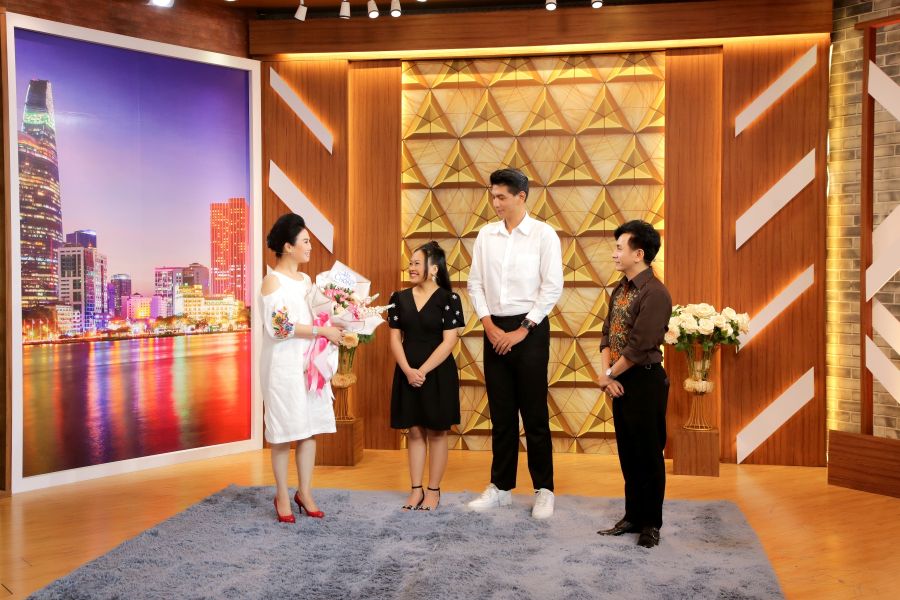 Thuận Vợ Thuận Chồng 1 Cặp đôi đũa lệch 1m98 và 1m50 khiến ca sĩ Thùy Trang ngưỡng mộ