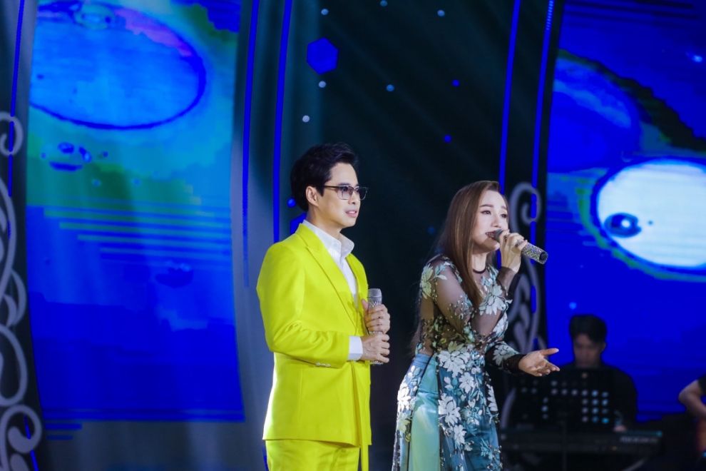 liveshow “Tình con 6 Ngọc Sơn cháy hết mình với hơn 60 ca khúc trong hai đêm liveshow tại Quy Nhơn