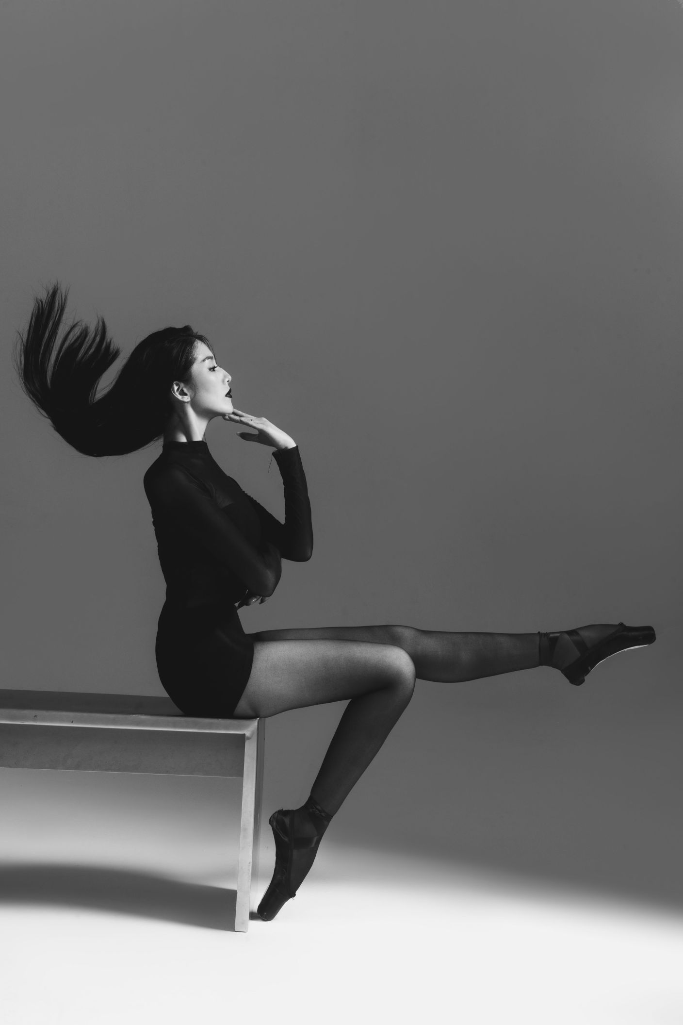 Ngọc Ánh 5 “Nữ hoàng lookbook miền Bắc” Ngọc Ánh tung bộ ảnh ballet pose dáng độc đáo